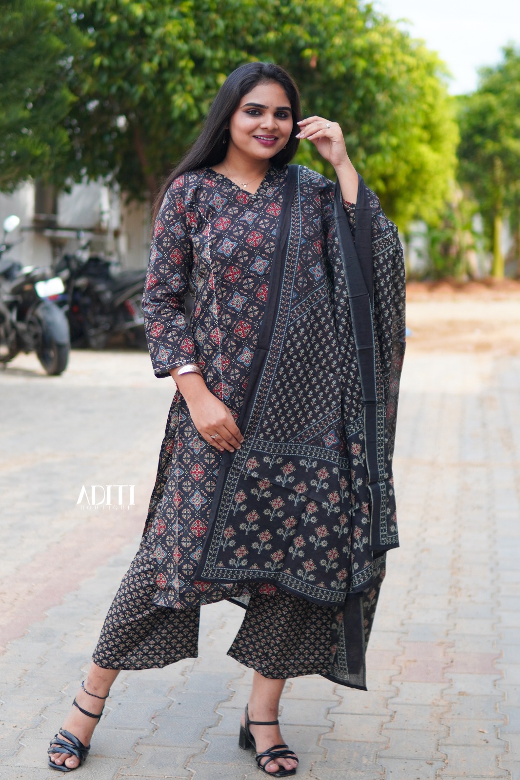 Designer Salwar Set SALWAR-009 - View 4